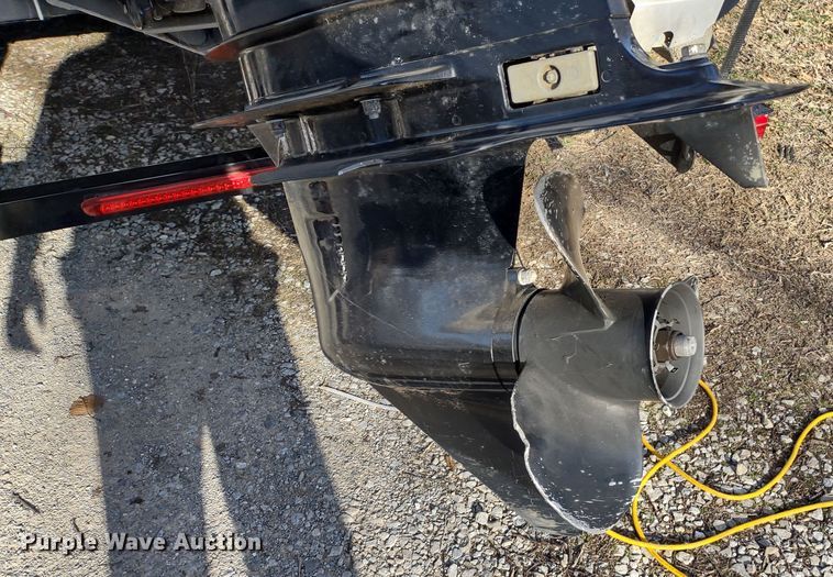 image for item MD9405 2004 Voyager Super Fish  pontoon boat