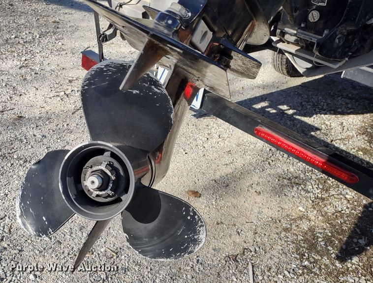 image for item MD9405 2004 Voyager Super Fish  pontoon boat