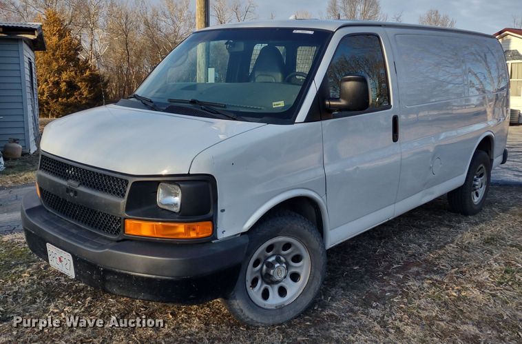image for item MD9407 2014 Chevrolet Express 1500  van