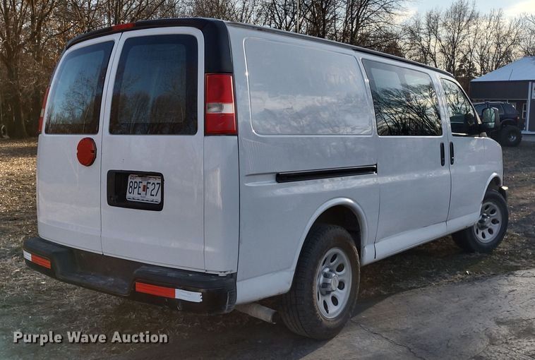 image for item MD9407 2014 Chevrolet Express 1500  van