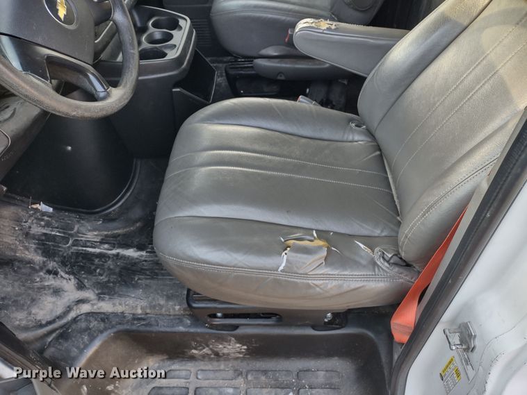 image for item MD9407 2014 Chevrolet Express 1500  van