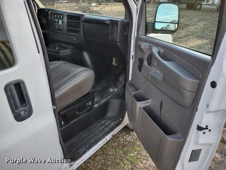 image for item MD9407 2014 Chevrolet Express 1500  van