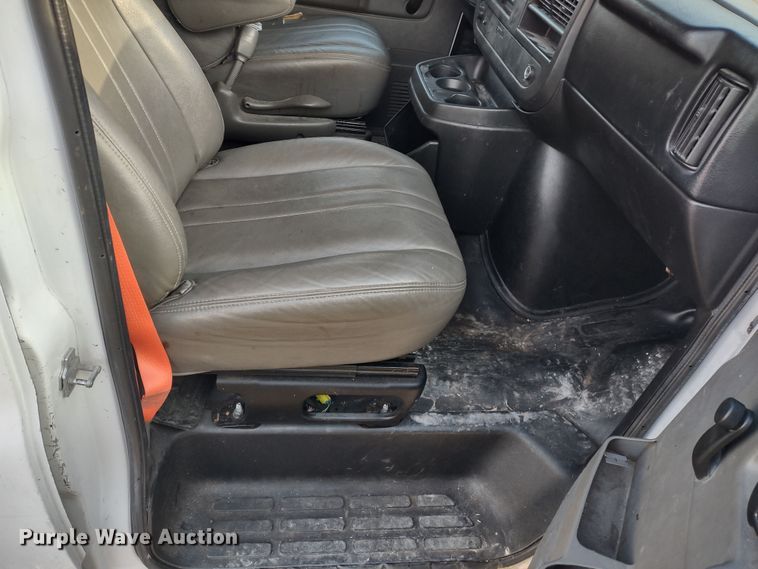 image for item MD9407 2014 Chevrolet Express 1500  van