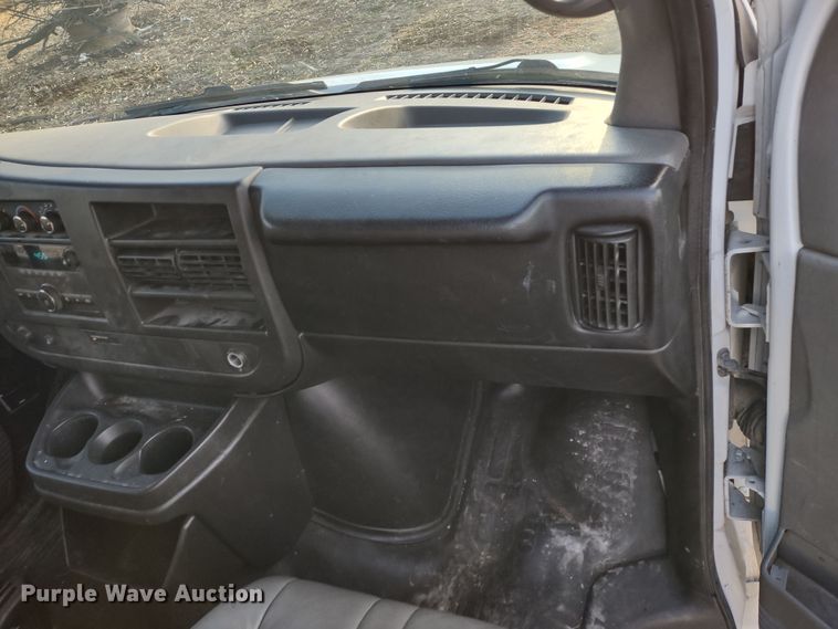 image for item MD9407 2014 Chevrolet Express 1500  van