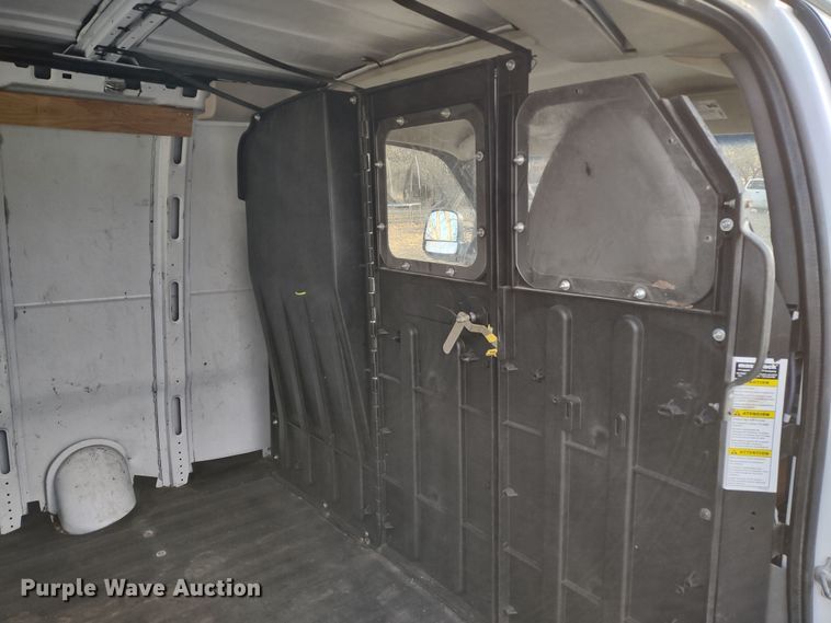 image for item MD9407 2014 Chevrolet Express 1500  van