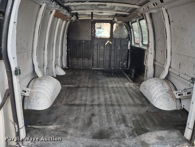 image for item MD9407 2014 Chevrolet Express 1500  van