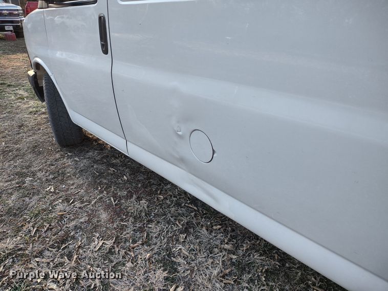 image for item MD9407 2014 Chevrolet Express 1500  van