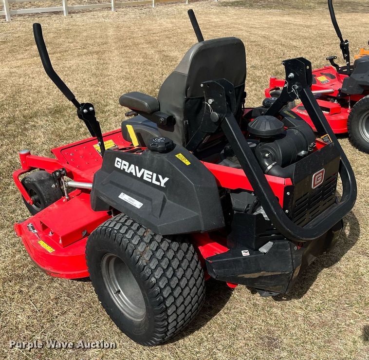 image for item MD9562 Gravely Pro-Turn 460  ZTR lawn mower