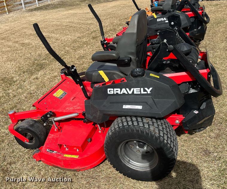 image for item MD9562 Gravely Pro-Turn 460  ZTR lawn mower