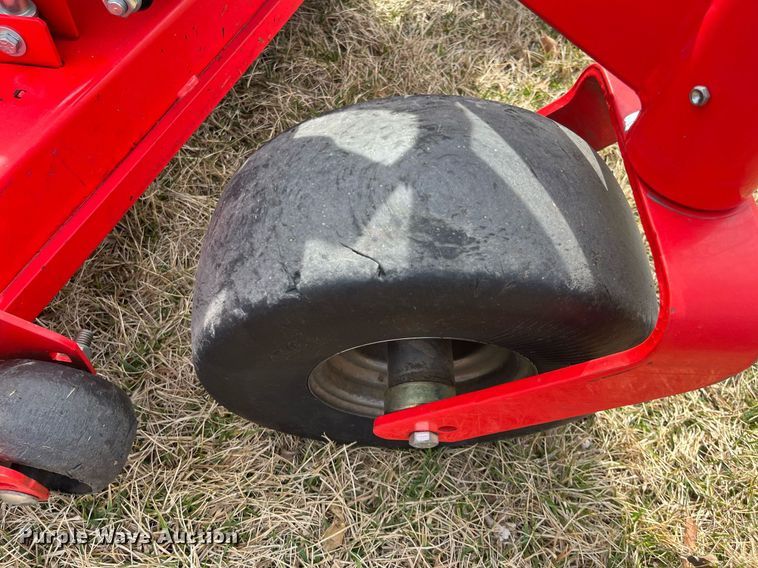 image for item MD9562 Gravely Pro-Turn 460  ZTR lawn mower