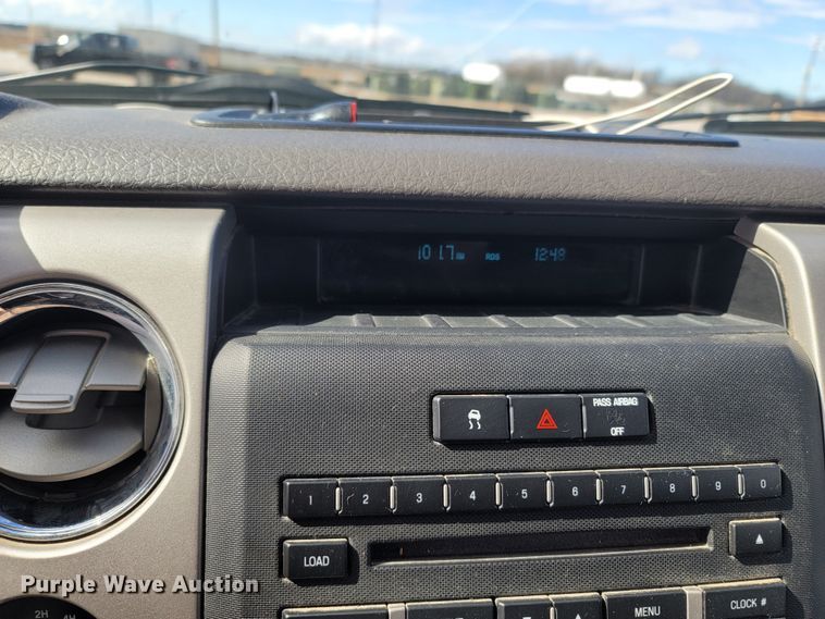 image for item ME9070 2010 Ford F150  SuperCrew pickup truck