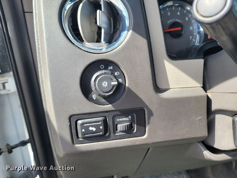 image for item ME9070 2010 Ford F150  SuperCrew pickup truck