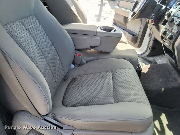 image for item ME9070 2010 Ford F150  SuperCrew pickup truck