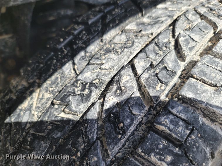 image for item ME9070 2010 Ford F150  SuperCrew pickup truck