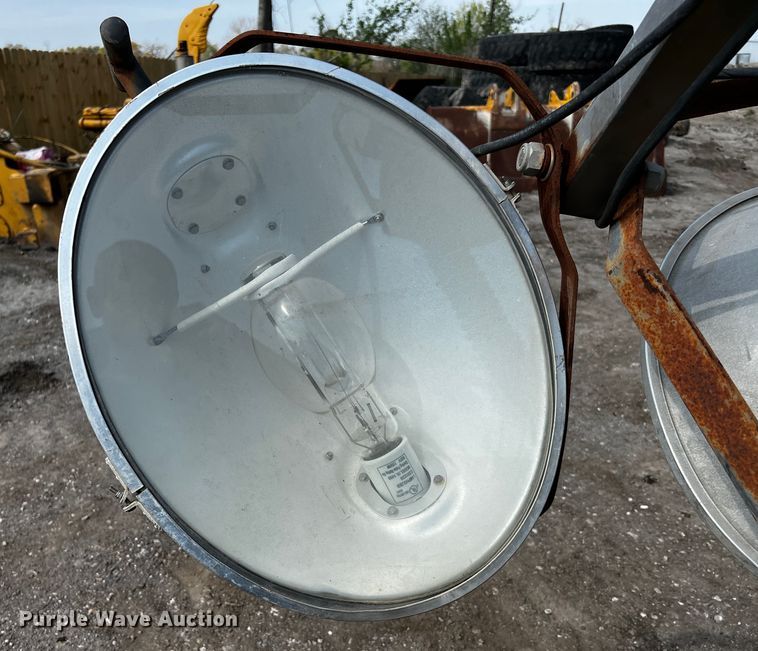 image for item MK9778 2013 Atlas Copco QLT M10  light plant