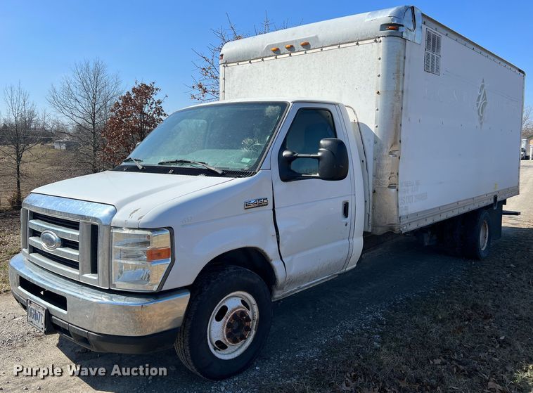 image for item MM9182 2013 Ford E450  box truck