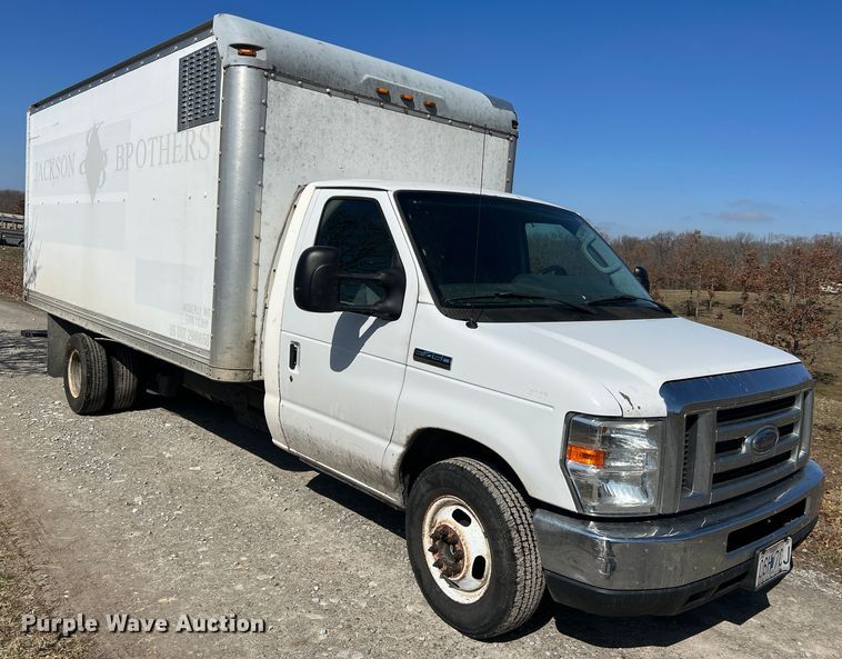 image for item MM9182 2013 Ford E450  box truck
