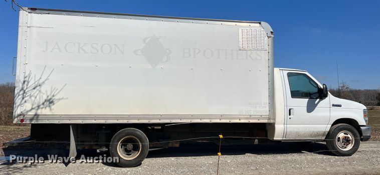 image for item MM9182 2013 Ford E450  box truck
