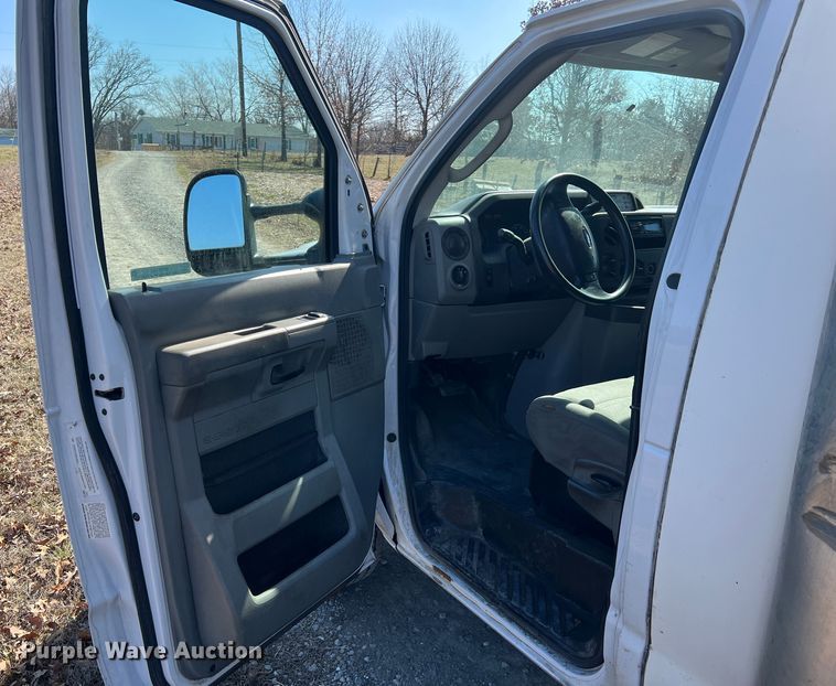 image for item MM9182 2013 Ford E450  box truck