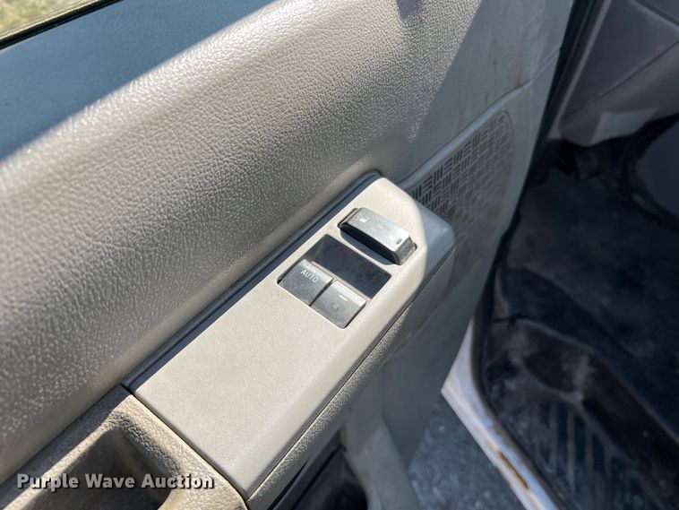 image for item MM9182 2013 Ford E450  box truck