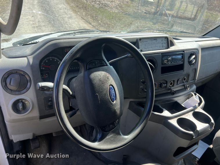 image for item MM9182 2013 Ford E450  box truck