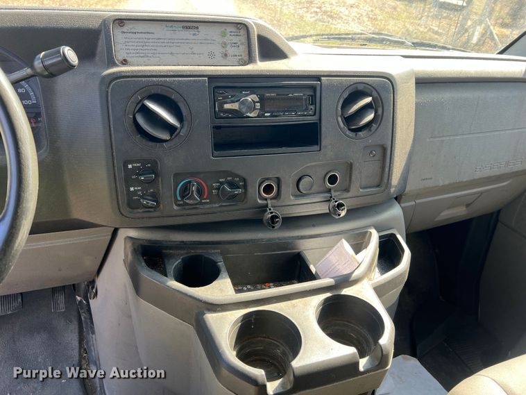 image for item MM9182 2013 Ford E450  box truck