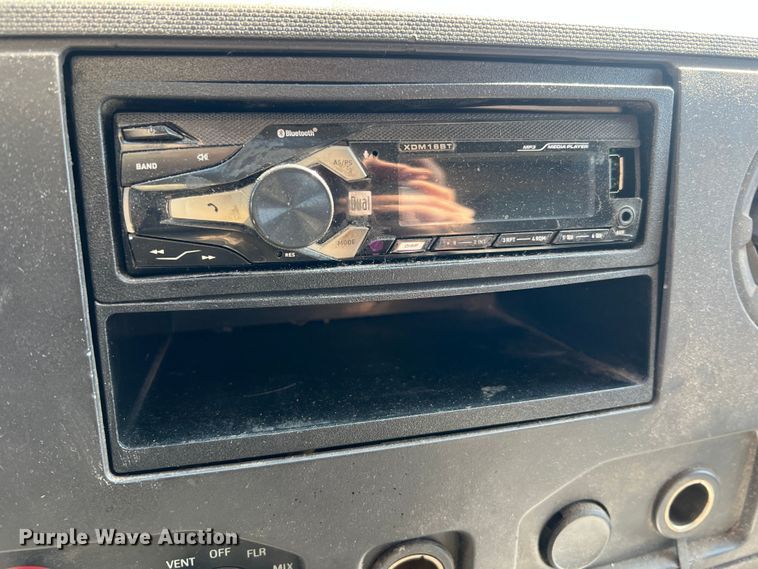 image for item MM9182 2013 Ford E450  box truck