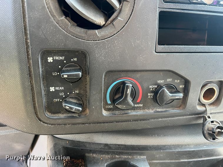 image for item MM9182 2013 Ford E450  box truck