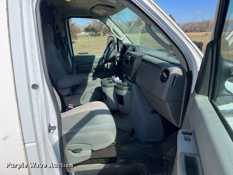 image for item MM9182 2013 Ford E450  box truck