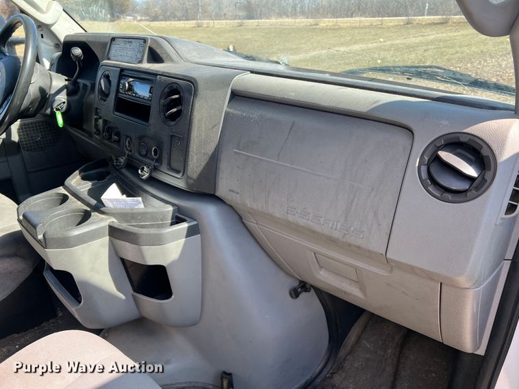 image for item MM9182 2013 Ford E450  box truck