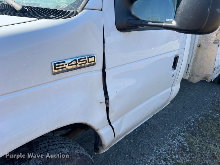 image for item MM9182 2013 Ford E450  box truck