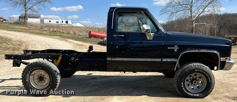 image for item MM9213 1984 Chevrolet K20  pickup truck cab and chassis
