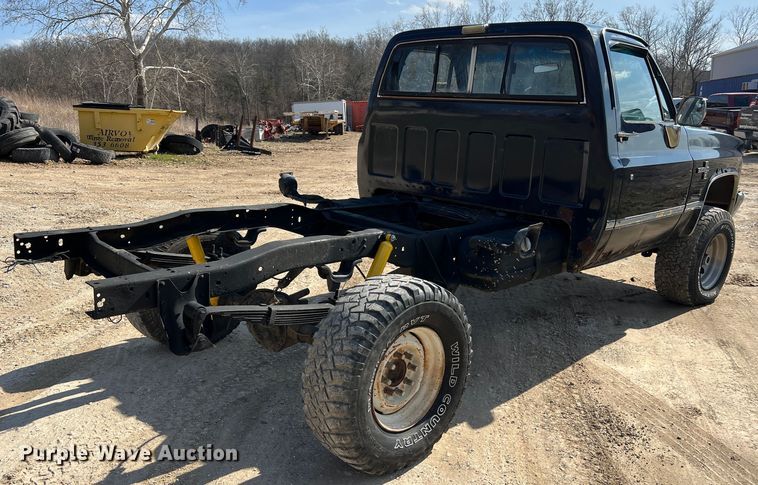 image for item MM9213 1984 Chevrolet K20  pickup truck cab and chassis