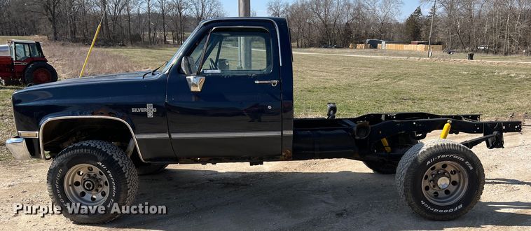 image for item MM9213 1984 Chevrolet K20  pickup truck cab and chassis