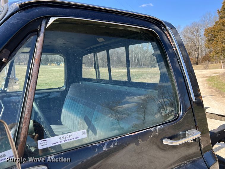 image for item MM9213 1984 Chevrolet K20  pickup truck cab and chassis