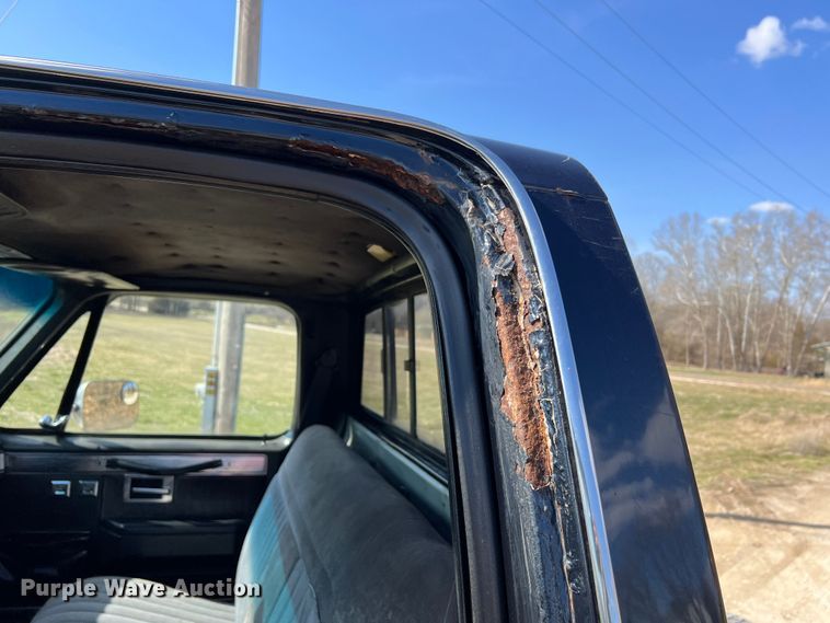 image for item MM9213 1984 Chevrolet K20  pickup truck cab and chassis