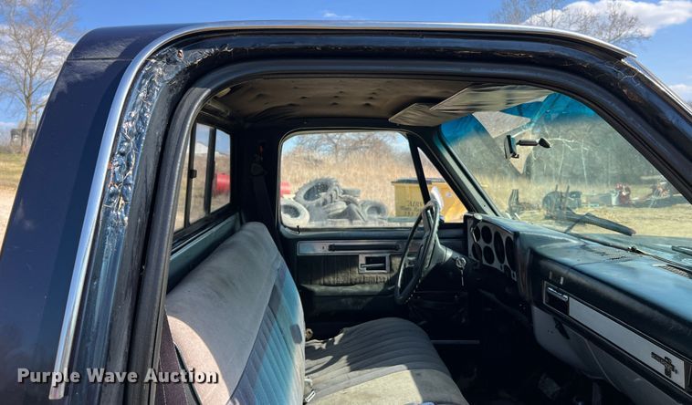 image for item MM9213 1984 Chevrolet K20  pickup truck cab and chassis