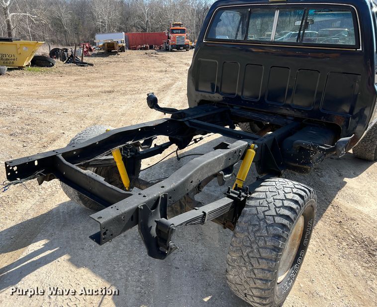 image for item MM9213 1984 Chevrolet K20  pickup truck cab and chassis