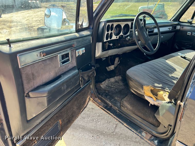 image for item MM9213 1984 Chevrolet K20  pickup truck cab and chassis