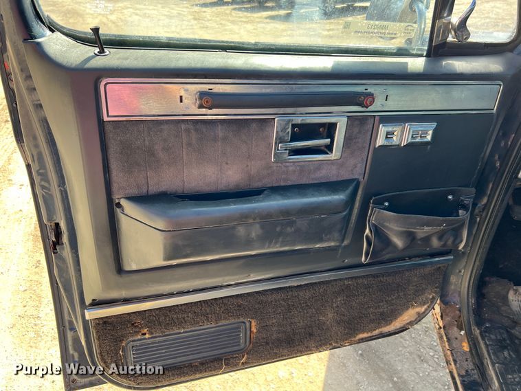 image for item MM9213 1984 Chevrolet K20  pickup truck cab and chassis