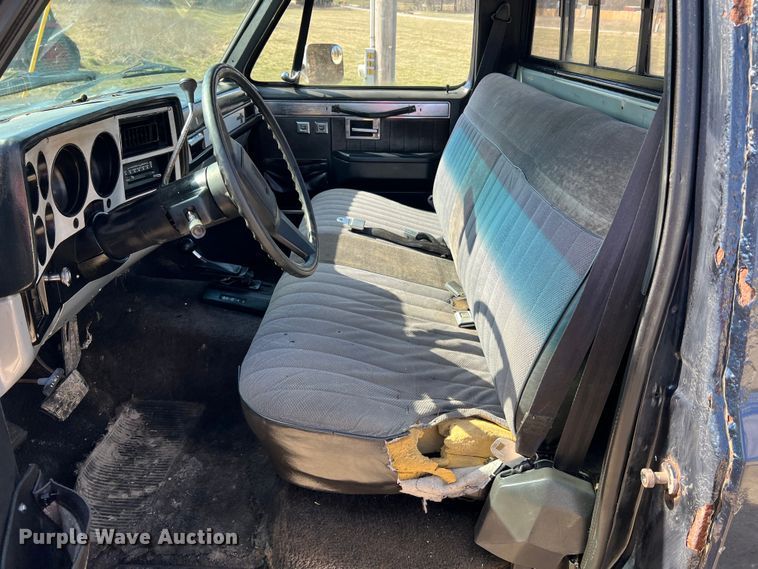 image for item MM9213 1984 Chevrolet K20  pickup truck cab and chassis