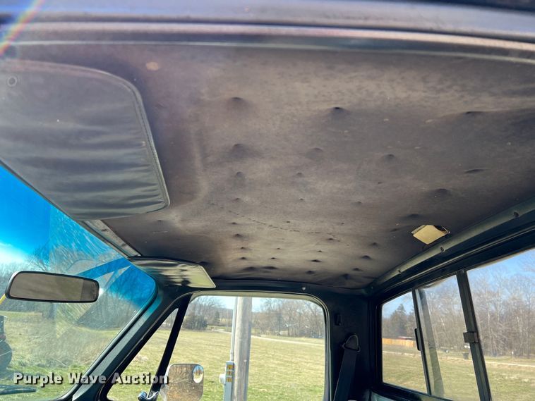 image for item MM9213 1984 Chevrolet K20  pickup truck cab and chassis