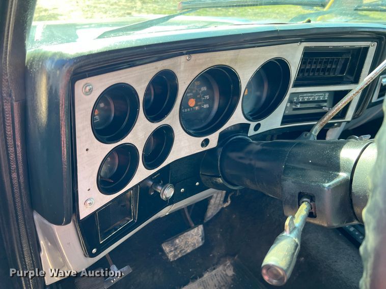 image for item MM9213 1984 Chevrolet K20  pickup truck cab and chassis