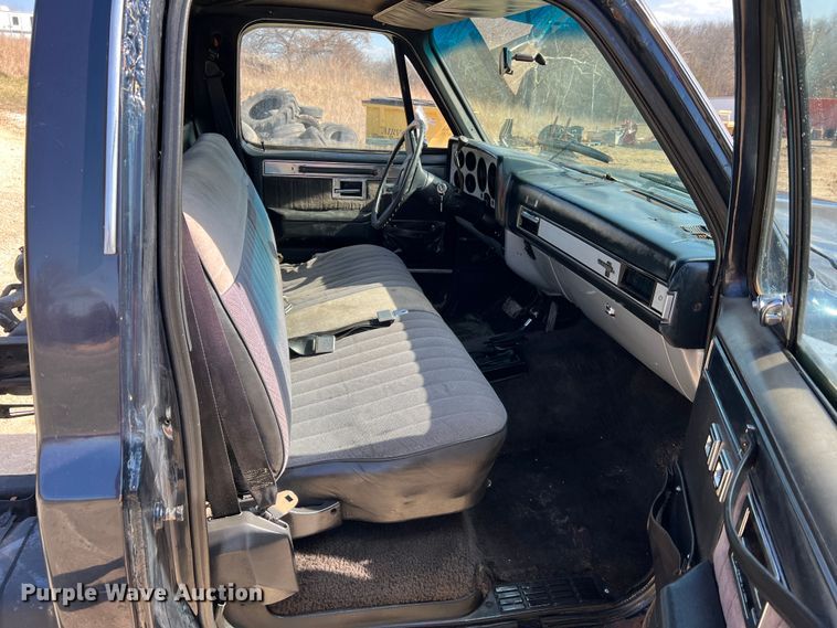 image for item MM9213 1984 Chevrolet K20  pickup truck cab and chassis