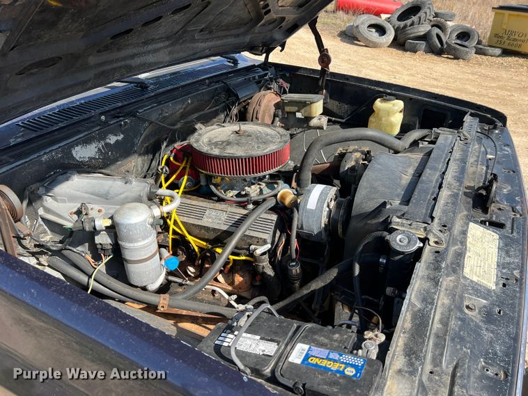 image for item MM9213 1984 Chevrolet K20  pickup truck cab and chassis