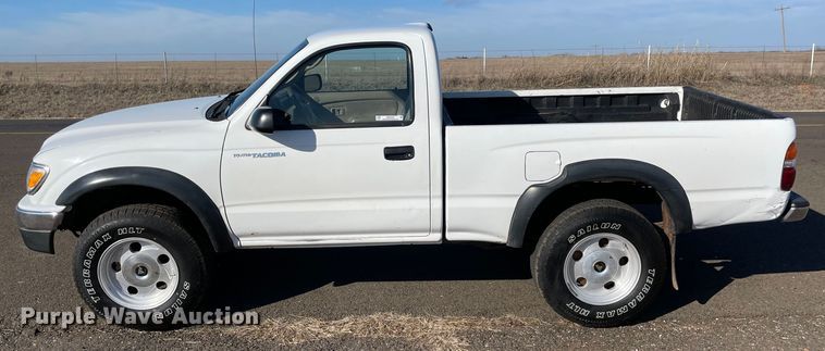 image for item MM9283 2003 Toyota Tacoma  pickup truck