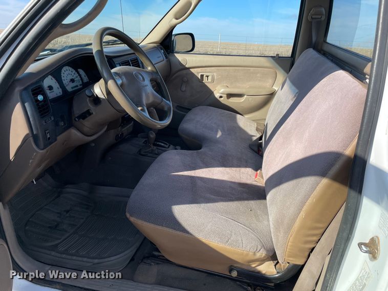 image for item MM9283 2003 Toyota Tacoma  pickup truck