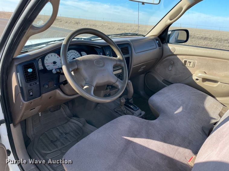 image for item MM9283 2003 Toyota Tacoma  pickup truck