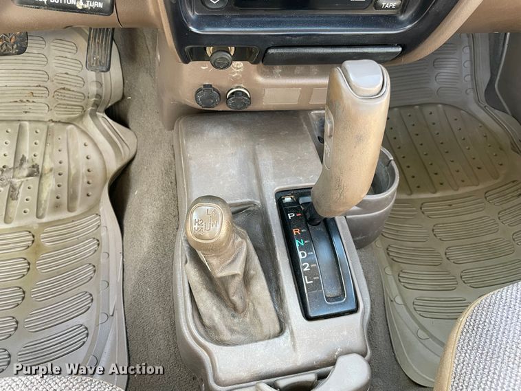 image for item MM9283 2003 Toyota Tacoma  pickup truck