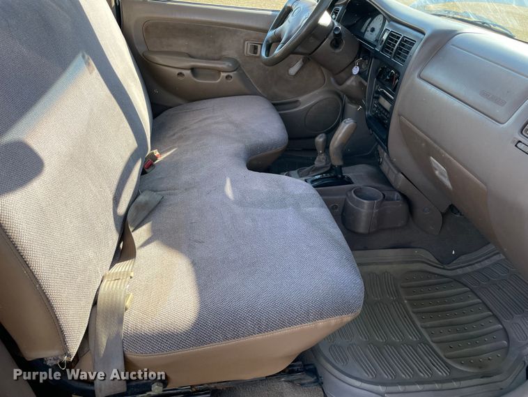 image for item MM9283 2003 Toyota Tacoma  pickup truck